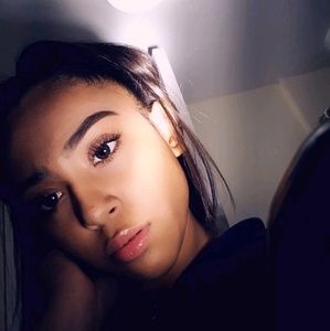 Meet your Posher, Xochitl